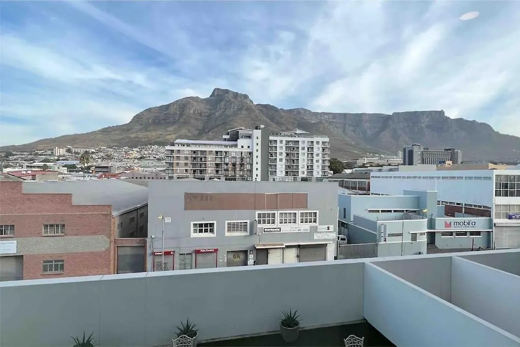 City Living Studio Apartment With Harbor View Cape Town